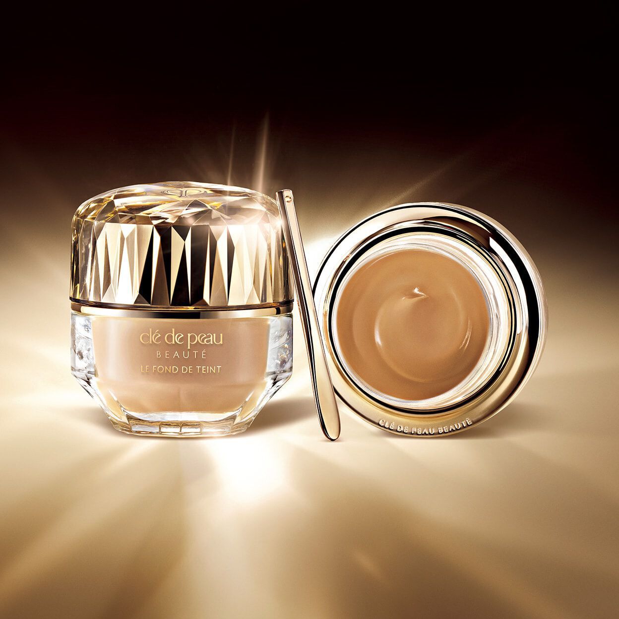 THE FOUNDATION | Clé de Peau Beauté